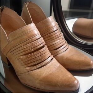 BED STU Trough Ankle Bootie Sand Rustic Size 9 leather